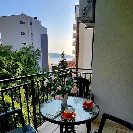 Bela Kuca Studio Apartments-Na Korak Do Mora-A Step To The Sea Rafailovići Eksteriør billede