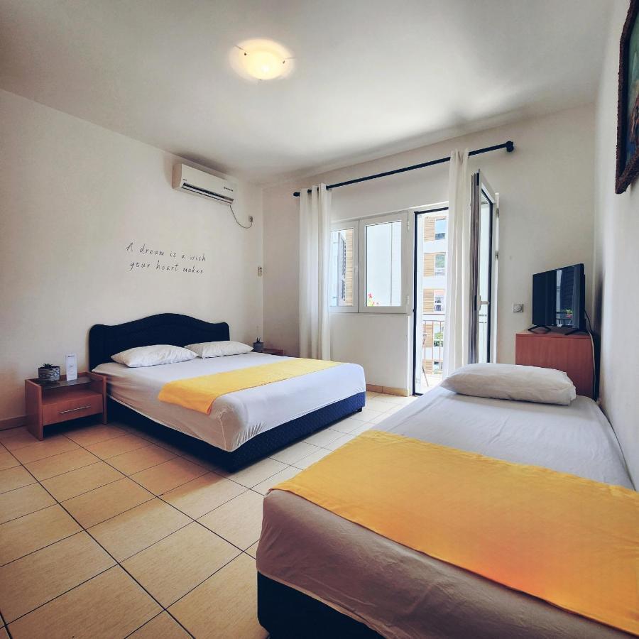 Bela Kuca Studio Apartments-Na Korak Do Mora-A Step To The Sea Rafailovići Eksteriør billede