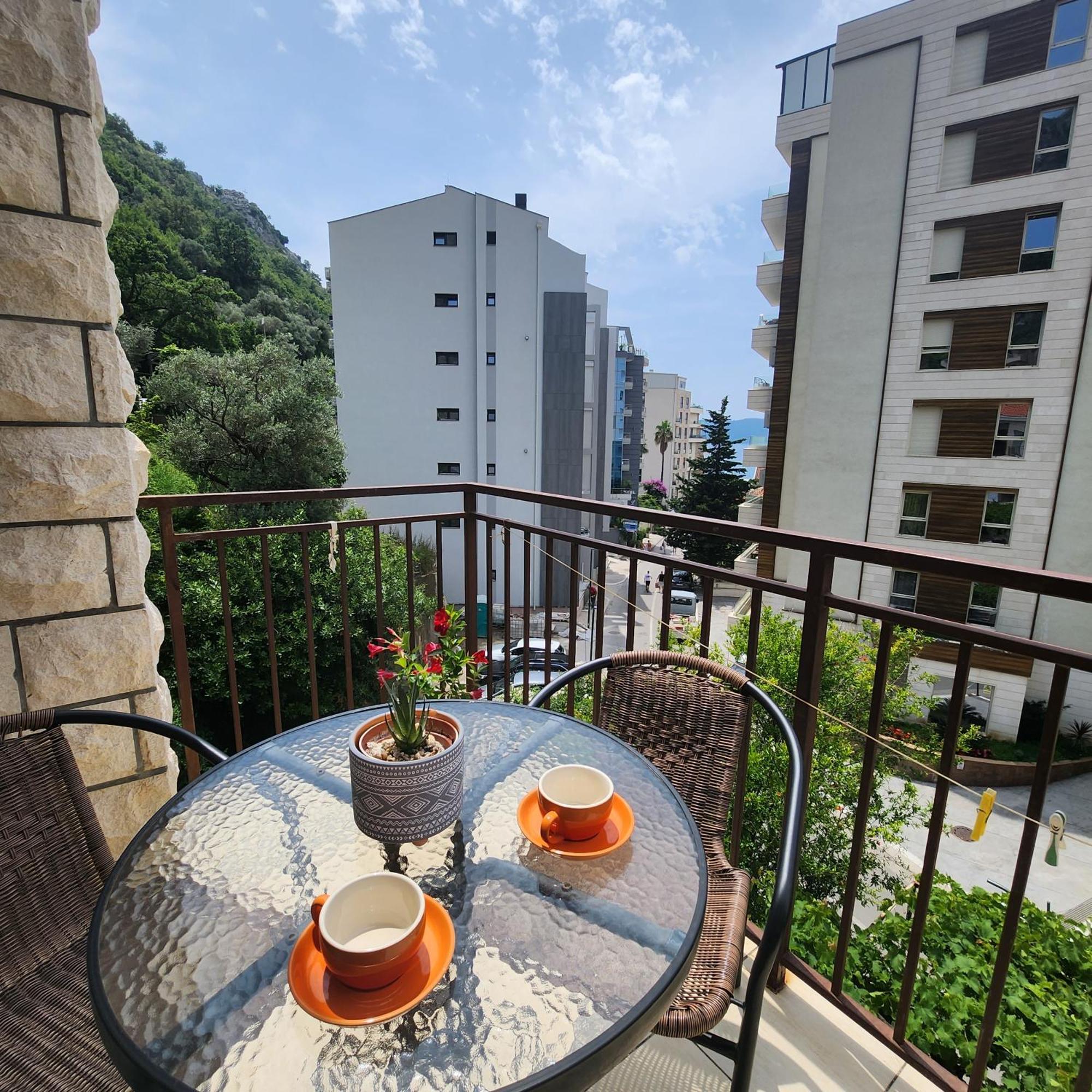 Bela Kuca Studio Apartments-Na Korak Do Mora-A Step To The Sea Rafailovići Eksteriør billede