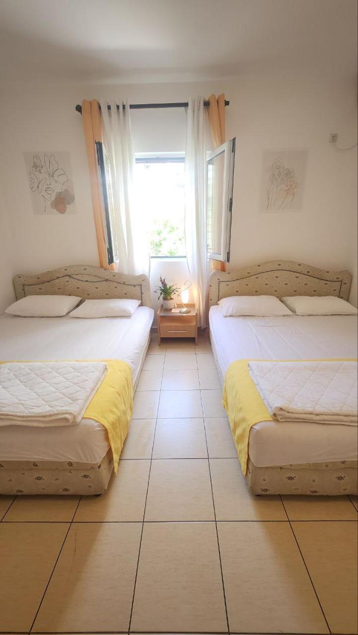 Bela Kuca Studio Apartments-Na Korak Do Mora-A Step To The Sea Rafailovići Eksteriør billede
