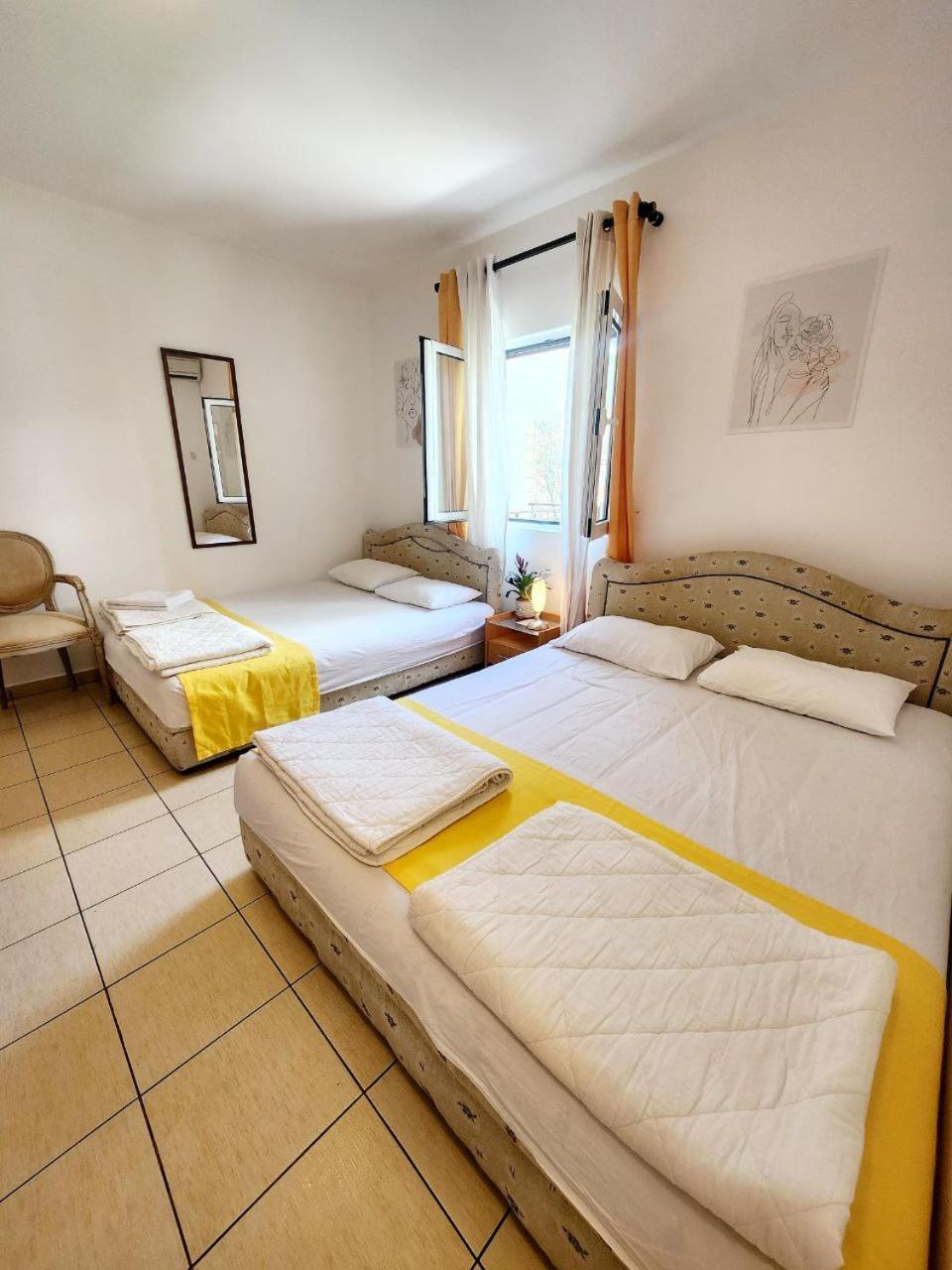 Bela Kuca Studio Apartments-Na Korak Do Mora-A Step To The Sea Rafailovići Eksteriør billede