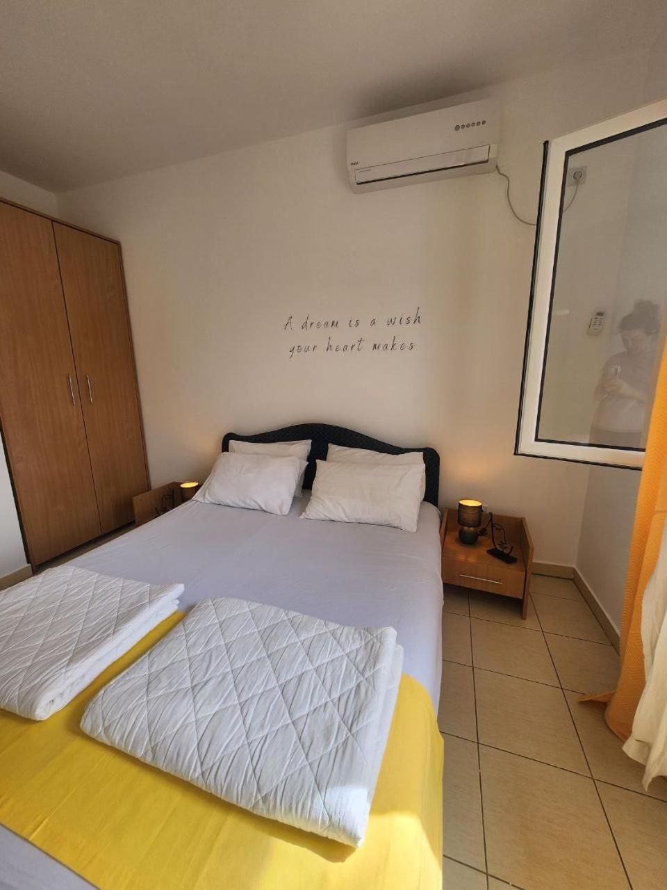 Bela Kuca Studio Apartments-Na Korak Do Mora-A Step To The Sea Rafailovići Eksteriør billede