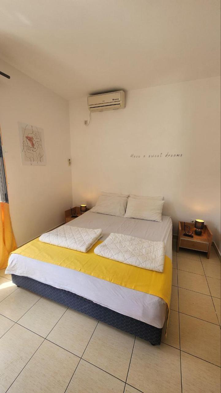 Bela Kuca Studio Apartments-Na Korak Do Mora-A Step To The Sea Rafailovići Eksteriør billede