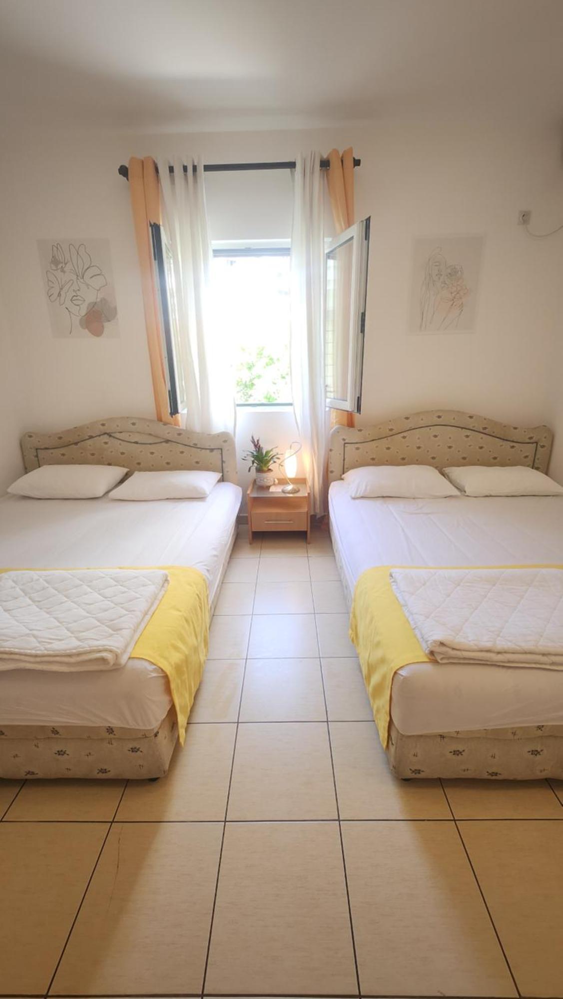 Bela Kuca Studio Apartments-Na Korak Do Mora-A Step To The Sea Rafailovići Eksteriør billede
